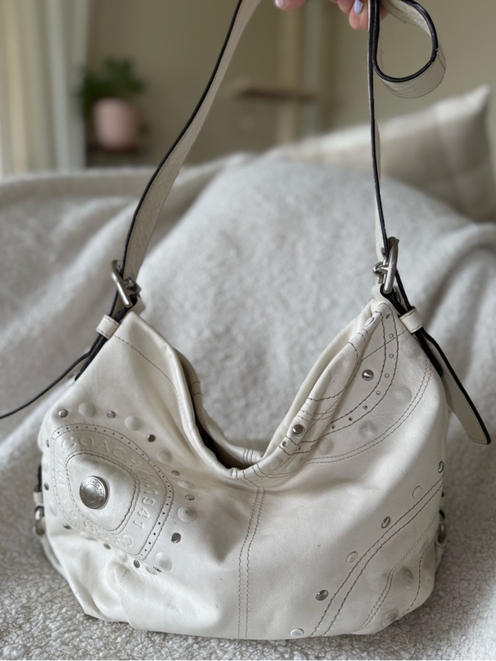 Y2K Vintage Coach Studded Embossed Leather Duffle Hobo Shoulder Bag Ivory F16178